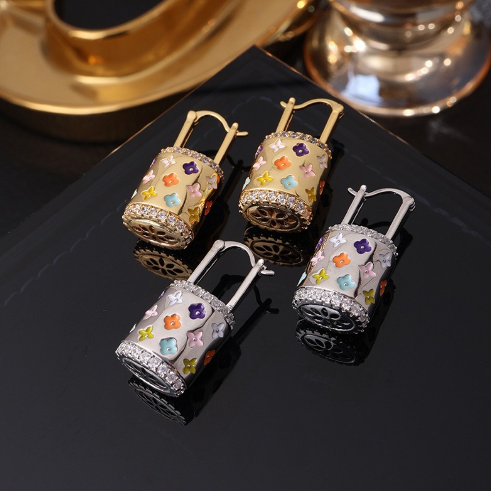 Women Bags Chanel - Sac à main avec boucles d'oreilles